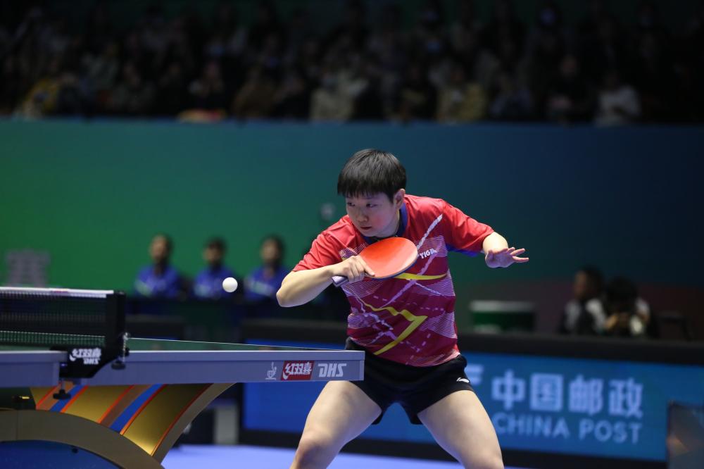 她以稳定而 她以稳定而