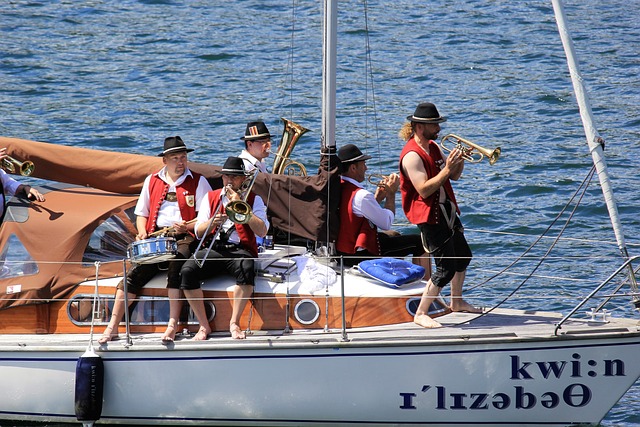 的报道引起 的报道引起